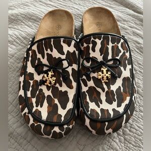New (no box) never worn Tory Burch Tory Charm Mule Reva Leopard Canvas size 8